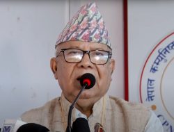 Socialist Leader to Await Court Verdict on Party Leadership