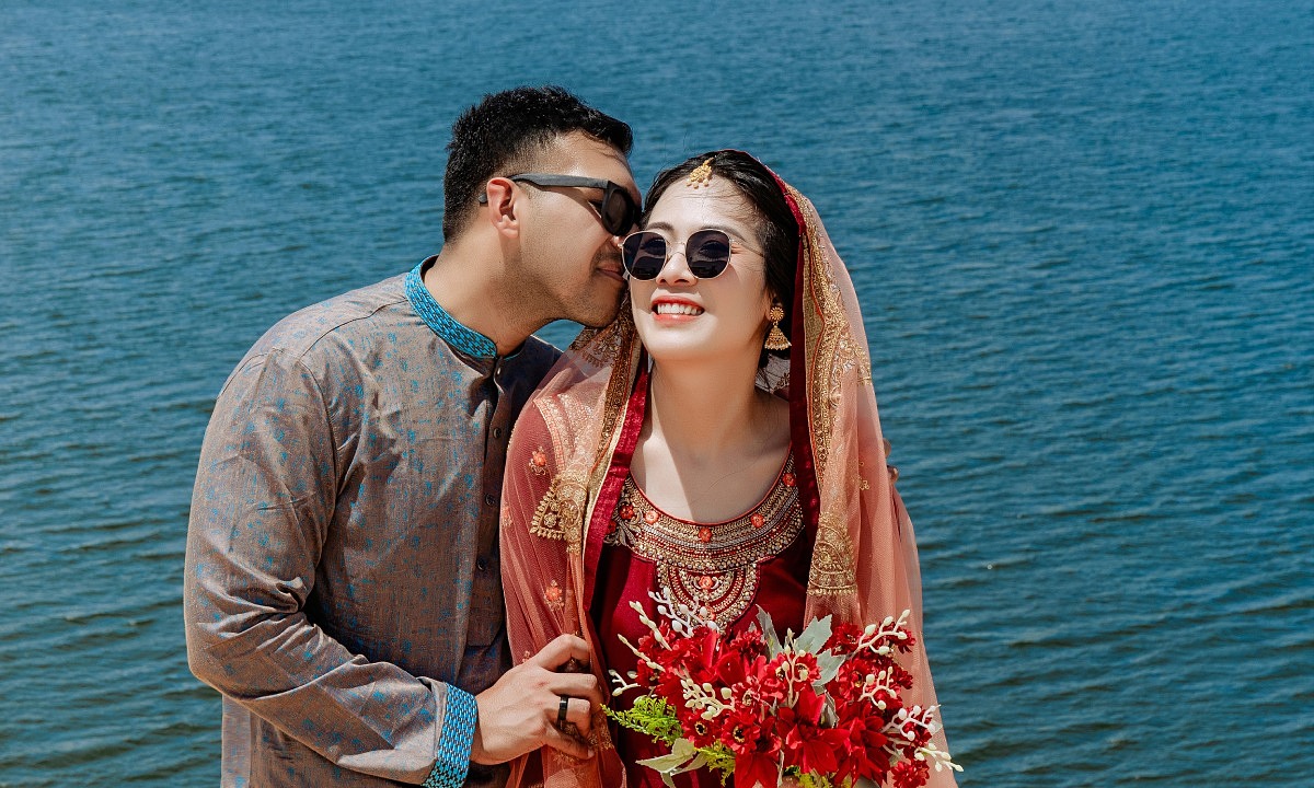 Love Blossoms at Boeing: Vietnamese Woman and U.S. Manager’s Romance