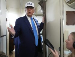 Trump Warns Musk: Democrats Donation Could Spark ‘Serious Consequences’ Trump Warns Musk: Democrats Donation Could Spark ‘Serious Consequences’