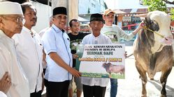 Sulawesi Tengah Terima 37 Hewan Kurban dari Presiden Prabowo dan Gubernur Anwar Hafid, Total 1 Ton Daging untuk Berbagi Sulawesi Tengah Terima 37 Hewan Kurban dari Presiden Prabowo dan Gubernur Anwar Hafid, Total 1 Ton Daging untuk Berbagi