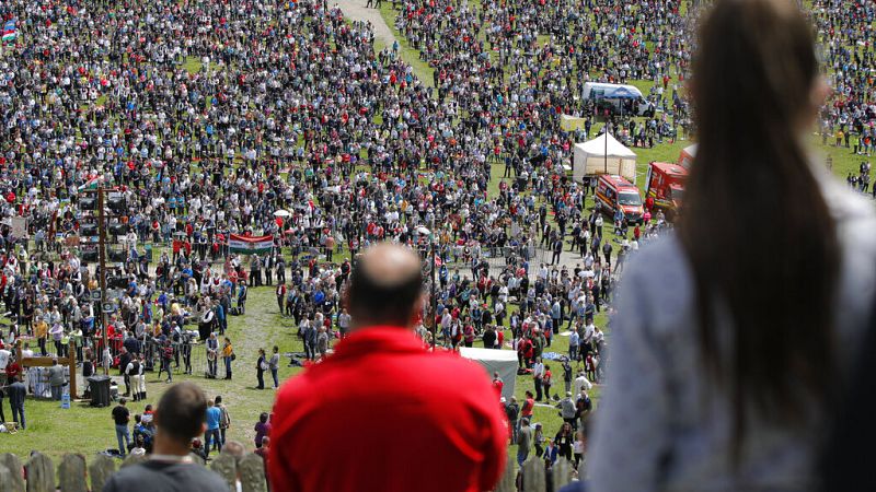 Pilgrims Flood Romania for Europe’s Mega Catholic Pentecost Celebration
