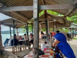 Libur Idul Adha, Pantai Tanjung Natuna Dipenuhi Wisatawan: Nikmati Rekreasi dan Kuliner