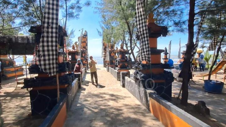 Pantai Indramayu yang Terinspirasi Bali Menarik Banyak Wisatawan