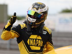 BTCC Thruxton Showdown: Sutton Seizes Victory with Blistering Start