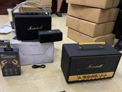 Fake Marshall Speakers and Smartwatches Seized in Hanoi Facebook Scam