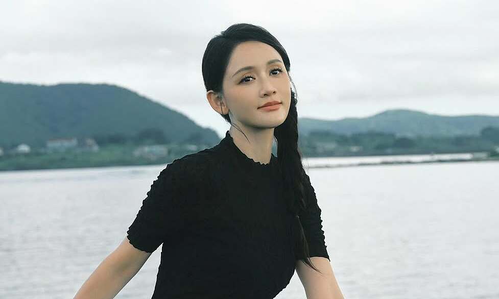 Joe Chen Ignites Debate with Acupuncture for Youthful Skin