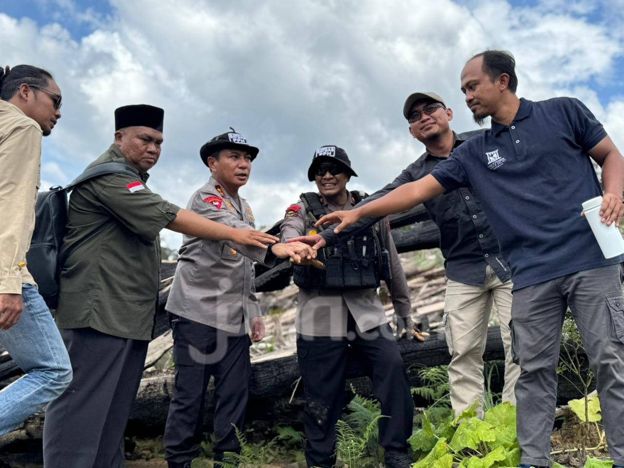 Ketua Adat Kampar Ditangkap karena Perambahan Hutan, Irjen Herry: Ini Kejahatan Sangat Serius