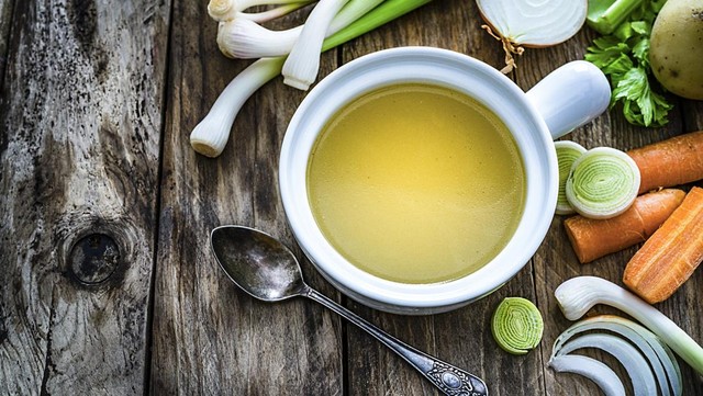 5 Resep Kaldu Ceker MPASI yang Mudah, Kaya Protein dan Kolagen untuk Si Kecil