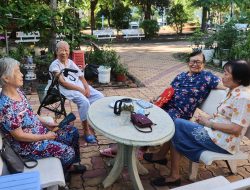 Scholarships Proposed to Boost Geriatrics as Vietnam’s Population Ages