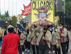 Dilema Desentralisasi: Membangun Oligarki Lokal dan Memperluas Dinasti Politik Dilema Desentralisasi: Membangun Oligarki Lokal dan Memperluas Dinasti Politik