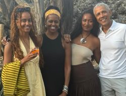 Obama Family Unity: Barack and Michelle Navigate Rumors and Change with Daughters Obama Family Unity: Barack and Michelle Navigate Rumors and Change with Daughters