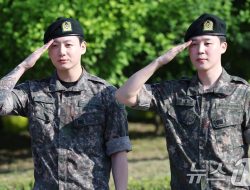9 Gambar Jimin dan Jungkook BTS Keluar Wamil: Tampak Malu-Malu 9 Gambar Jimin dan Jungkook BTS Keluar Wamil: Tampak Malu-Malu