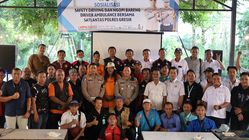 Satlantas Polres Gresik Ajak Driver Ambulans Ngopi Bareng, Bahas Safety Driving Satlantas Polres Gresik Ajak Driver Ambulans Ngopi Bareng, Bahas Safety Driving