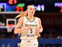 Paige Bueckers Aims for Historic Rookie Year, Treading in Caitlin Clark’s Footsteps
