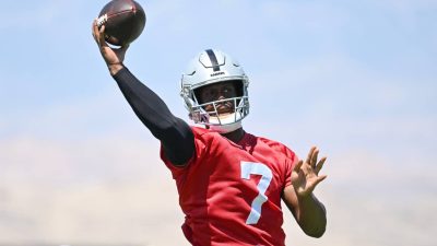 Raiders’ Wide Receiver Seeks Opportunity to Play With Geno Smith in Las Vegas