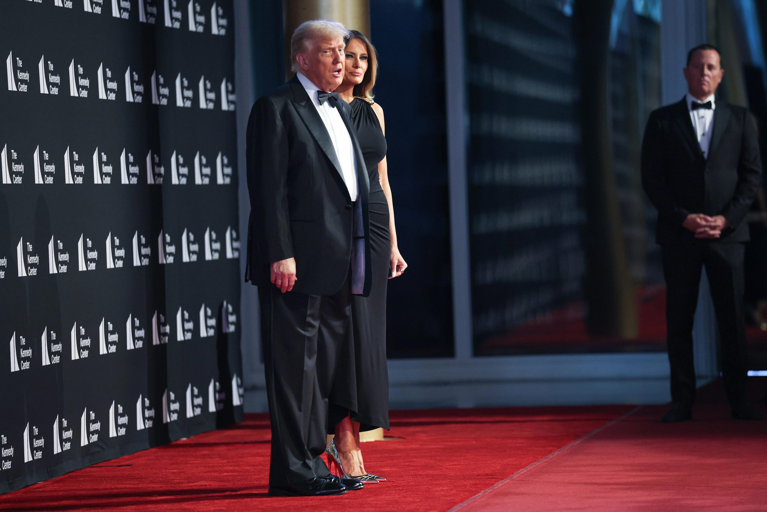 Trump and FLOTUS React to Boos and Cheers at ‘Les Misérables’ Kennedy Center Show