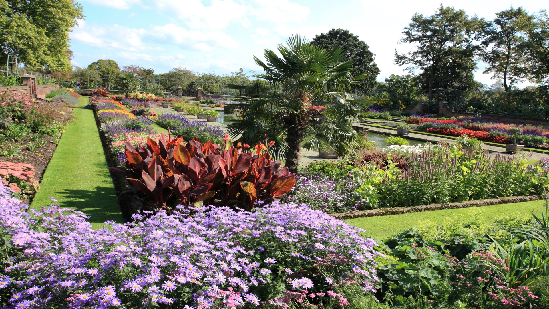 England’s Lush Palace Garden Crowned World’s Most Vibrant Green Space
