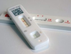 COVID Variant Linked to Painful ‘Razor Blade’ Throats