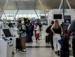 Global Giants: World’s Largest Economy Sees Plunge in International Visitors