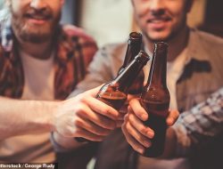 Dangerous Microplastics Found in Beer Bottles: Scientists Issue Urgent Warning