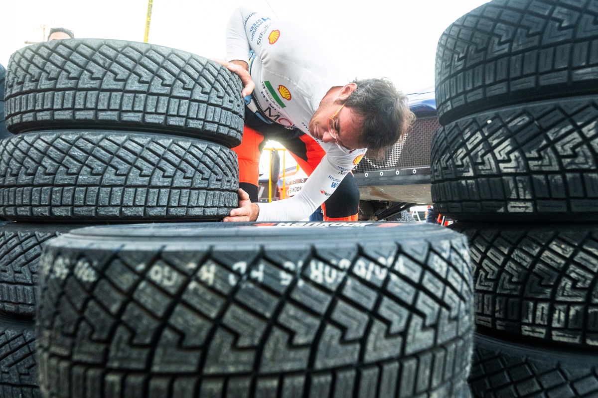Neuville Criticizes Hankook Tires During WRC Acropolis Rally
