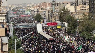 Iran Gelar Upacara Massal untuk 60 Korban Serangan, Ribuan Orang Ikuti