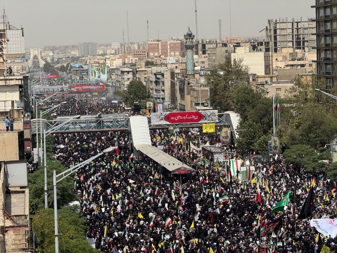 Iran Gelar Upacara Massal untuk 60 Korban Serangan, Ribuan Orang Ikuti