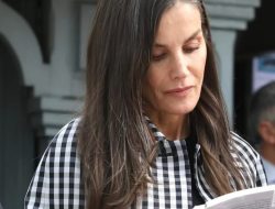 Letizia of Spain Revives a Bygone Fashion Trend