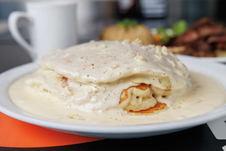 Hawaii’s Secret Pancake Delight: Topped with Special Sauce, Attracting Food Lovers Worldwide