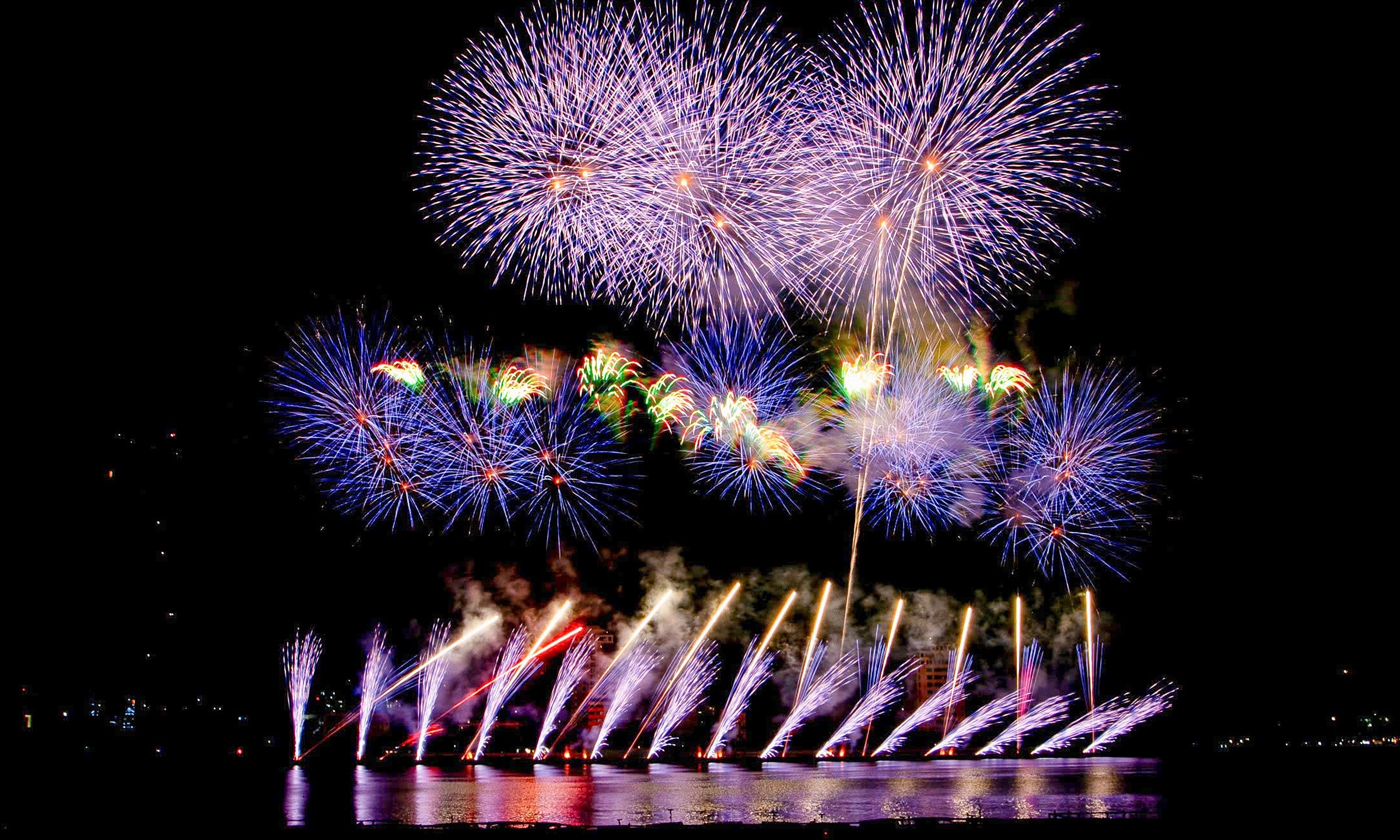 Vietnam and China Battle in Da Nang’s Spectacular Fireworks Finale