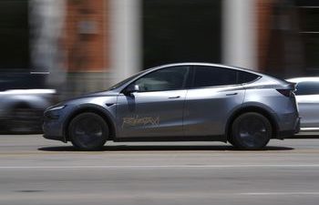 How Will Tesla Remotely Manage Its Robotaxis, and What Are the Limits?