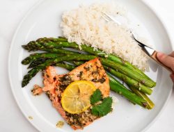 Garlic Lemon Salmon: A Zesty Delight Garlic Lemon Salmon: A Zesty Delight