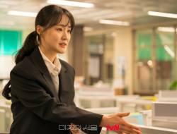 3 Alasan Mengapa Kim Tae I Bergabung dengan KFMC di Drakor “Our Unwritten Seoul” 3 Alasan Mengapa Kim Tae I Bergabung dengan KFMC di Drakor “Our Unwritten Seoul”