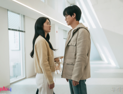 7 Cara Da Eum Buktikan Kemampuan Aktingnya ke Kru Film dalam Our Movie
