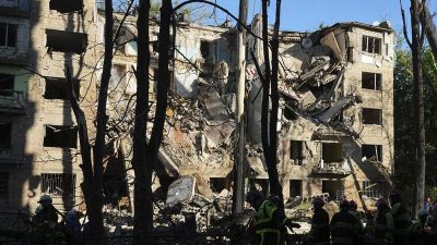 Russian Attacks in Ukraine Kill at Least 10, Injure Dozens