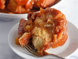 Apple Fritter Monkey Bread: A Deliciously Easy Biscuit Dough Treat