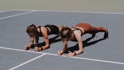 5 Kesalahan Umum yang Bisa Memicu Cedera saat Melakukan Plank