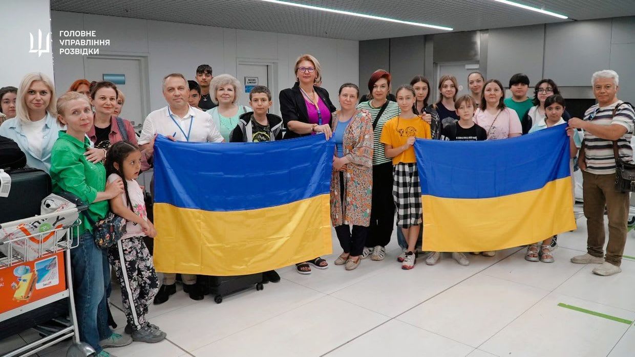 Ukraine Urgently Evacuates 31 from Iran, Including 14 Children