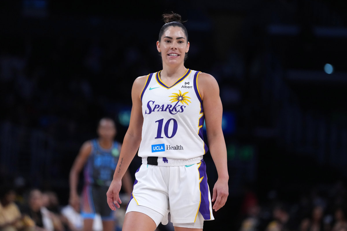 Sparks’ Three-Word Message to Kelsey Plum After Chicago Sky Showdown