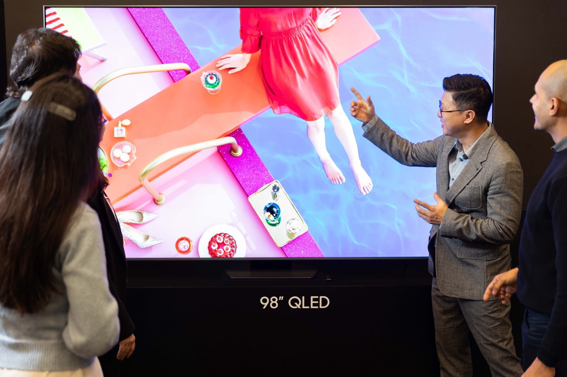 Samsung’s Premium TV Lead Wanes as Chinese Competitors Surge