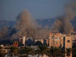 Escalating Tensions: Israeli Strikes Kill 1, Injure 20 in Southern Lebanon Escalating Tensions: Israeli Strikes Kill 1, Injure 20 in Southern Lebanon