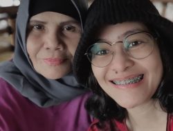 Kesedihan Mita The Virgin Berduka Cita atas Kehilangan Ibunda Tercinta