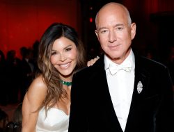 Jeff Bezos’ Bride Lauren Sanchez Stuns in Lace Gown at Private Island Wedding