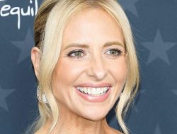 Sarah Michelle Gellar Flaunts Her Legs on Italian Getaway: Exclusive Pics