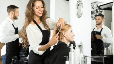 Salon Secrets Unveiled: 9 “Polite” Habits That Leave Your Hair Stylist Sighing