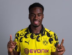Jamie Gittens to Chelsea Update: Shock Jhon Duran Transfer Bid Following Secret Talks Jamie Gittens to Chelsea Update: Shock Jhon Duran Transfer Bid Following Secret Talks