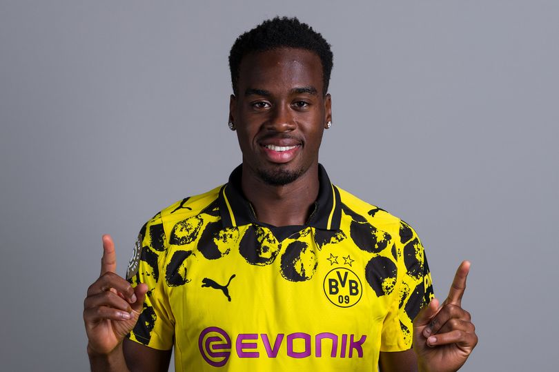 Jamie Gittens to Chelsea Update: Shock Jhon Duran Transfer Bid Following Secret Talks