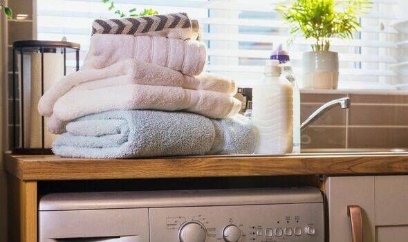 How to Revive Hard Towels and Restore Their Fluff with Two Natural Ingredients