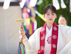 7 Kekuatan Shaman Park Seong A di Head Over Heels: Dukun SMA yang Mengguncang Dunia