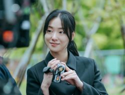 7 Pesan Tersembunyi di Kamera Lee Da Eum dalam Drakor “Our Movie” 7 Pesan Tersembunyi di Kamera Lee Da Eum dalam Drakor “Our Movie”